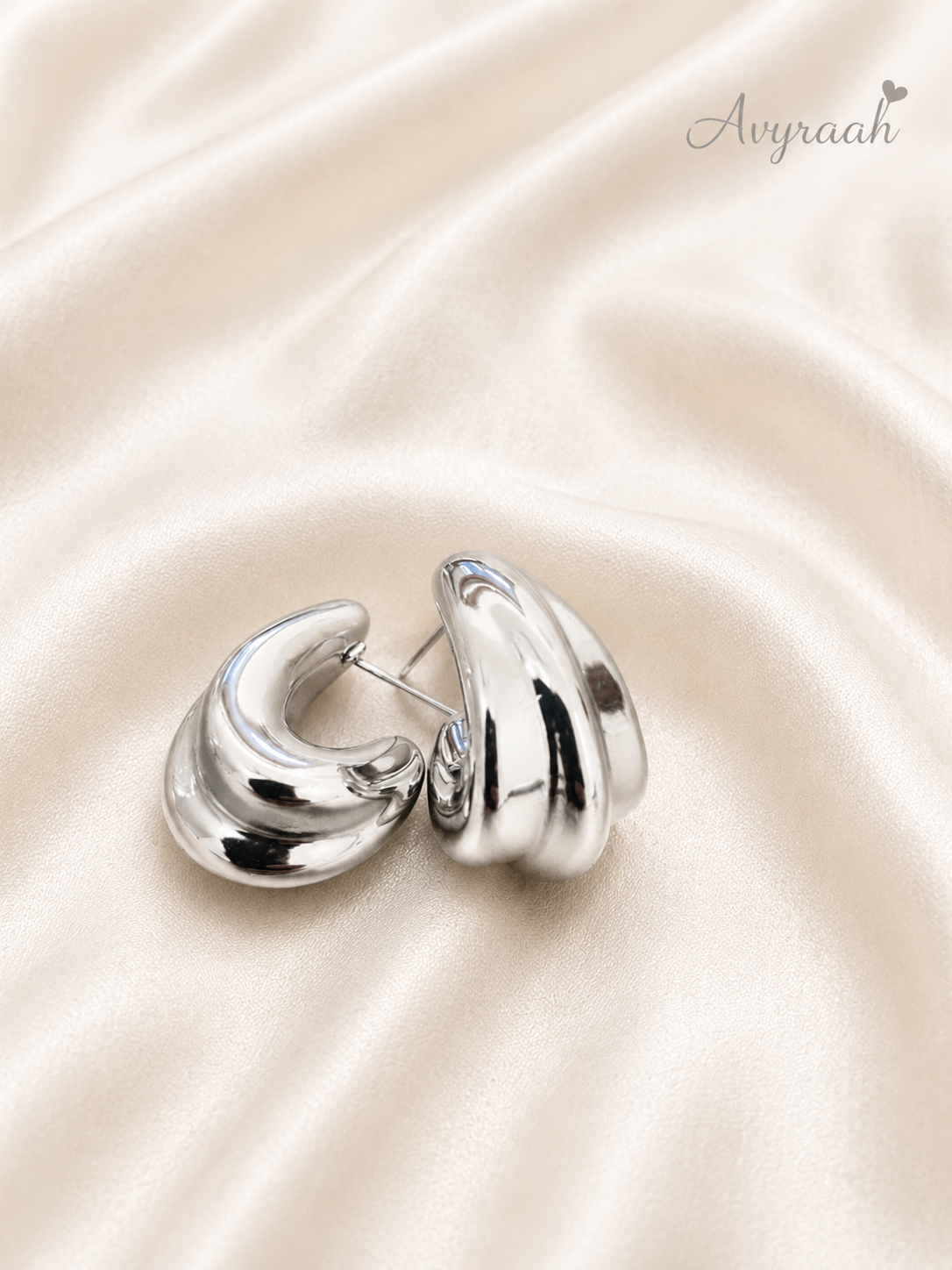 Luna Aura Hoops
